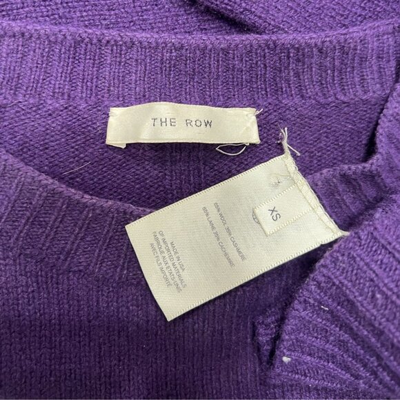 The Row Knit Crewneck Oversized Wool Cashmere Sweater in Purple - Picture 3 of 3